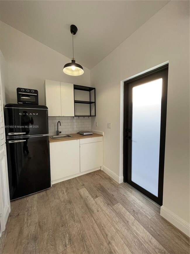 Foto del edificio - 52 NW 68th St
