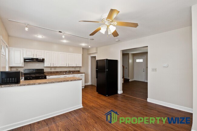 Building Photo - 1250 Walker Ave