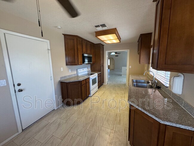 Foto del edificio - 7328 W Cherry Hills Dr