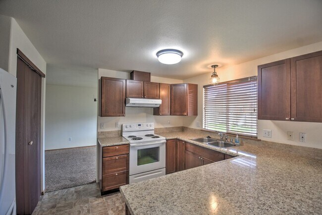 Foto del edificio - Fantastic 4 bedroom home in excellent loca...