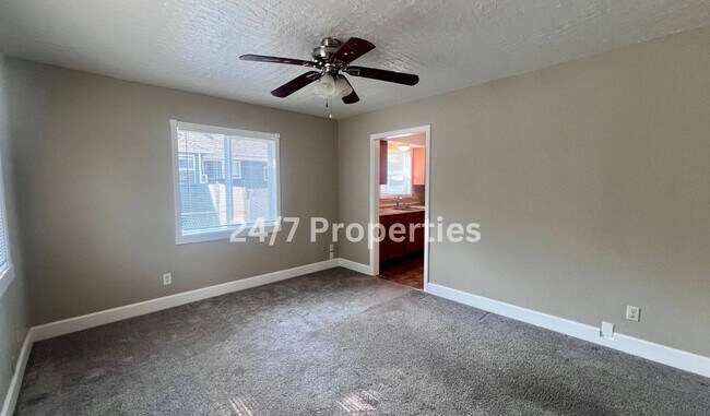 Foto del edificio - 2175 Maple Ave NE