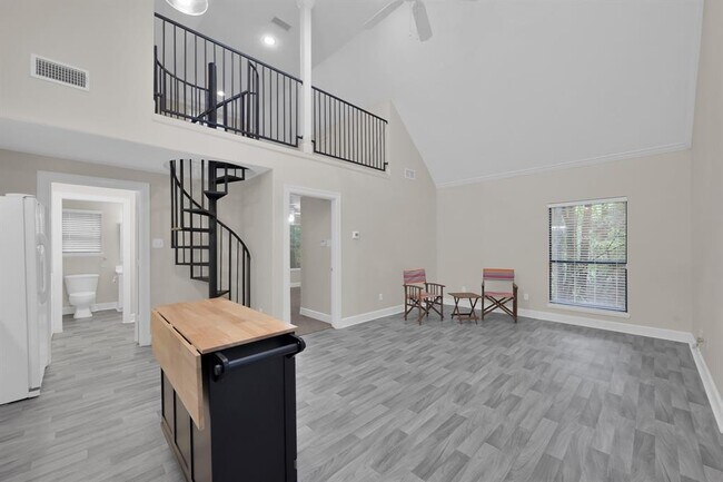 Foto del edificio - 6436 Longmire Rd