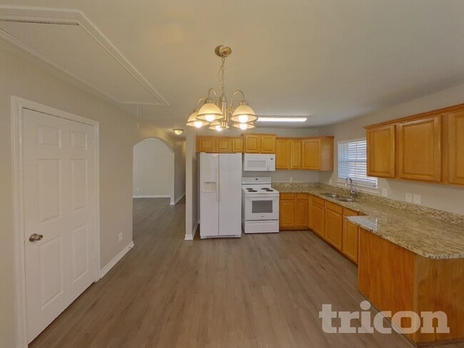 Foto del edificio - 185 Trout St