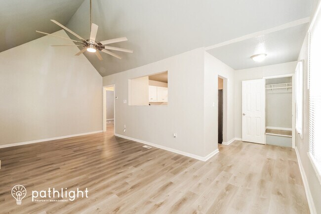 Building Photo - 6646 Agnes Avenue, Kansas City, MO, 64132