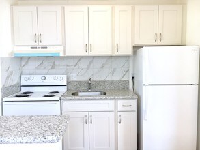 Building Photo - 816 Birch St