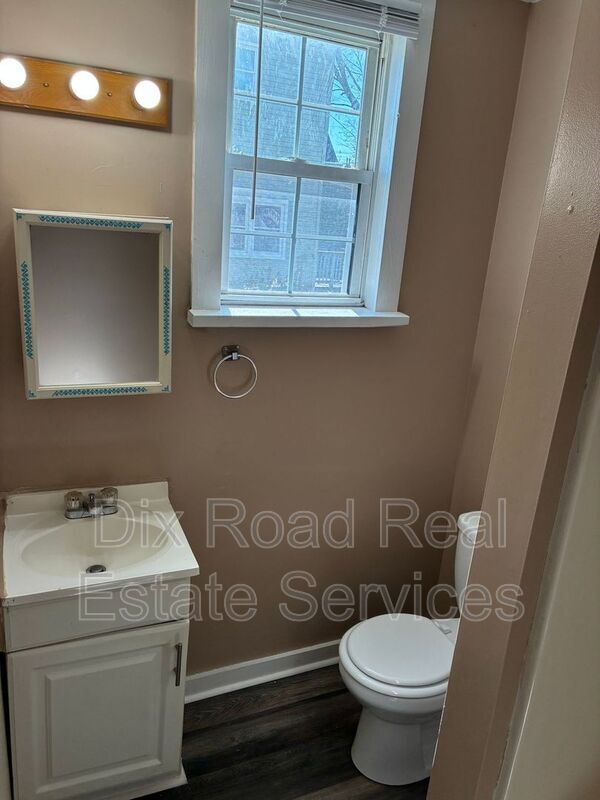 Foto del edificio - 829 Maple Ave