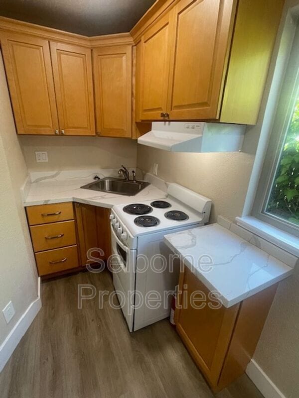 Building Photo - 524 41st St