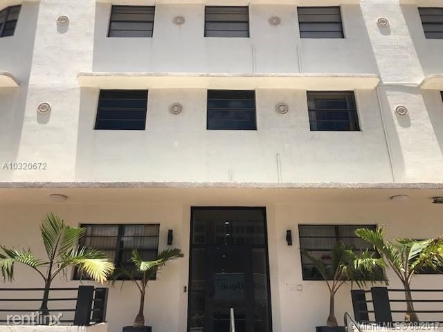 Primary Photo - 2700 Collins Ave
