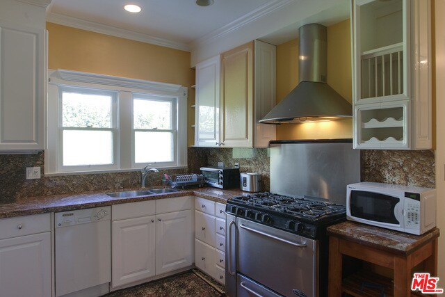 Building Photo - 322 Huntley Dr