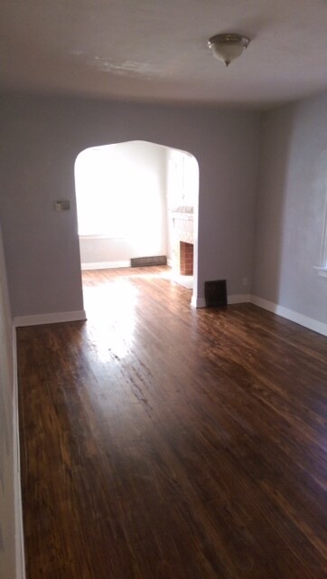 Comedor - 5050 Genevieve Ave