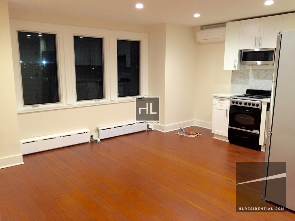 Primary Photo - 1 Bedroom Astoria Ditmars