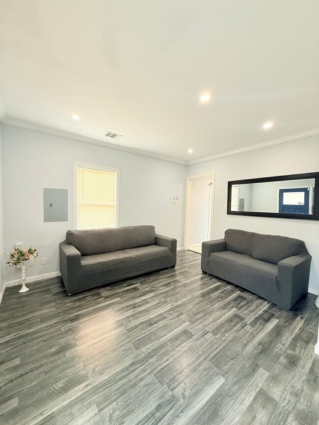 Photo - 941-941 Bayonne St Apartment