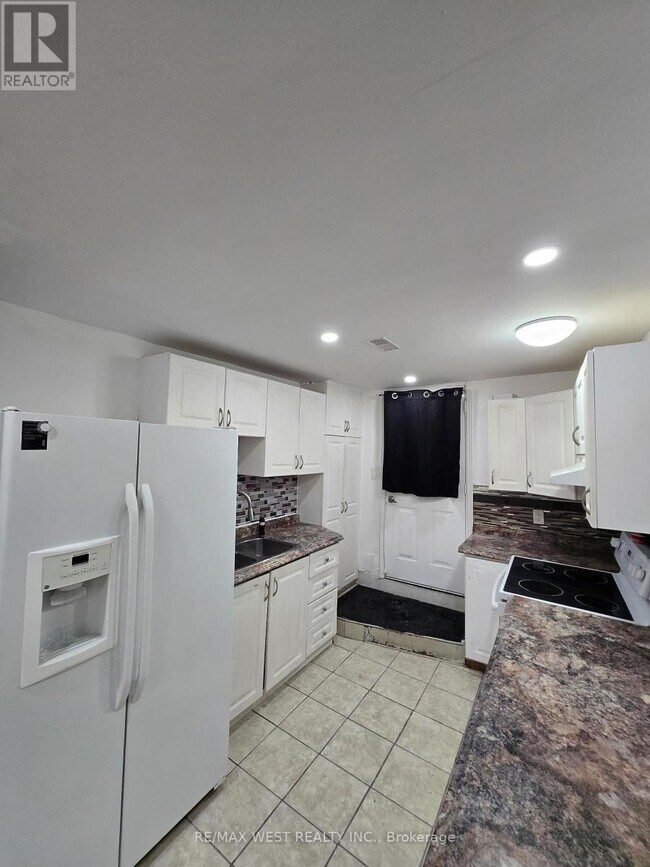 Photo du bâtiment - 645 Townline Rd N