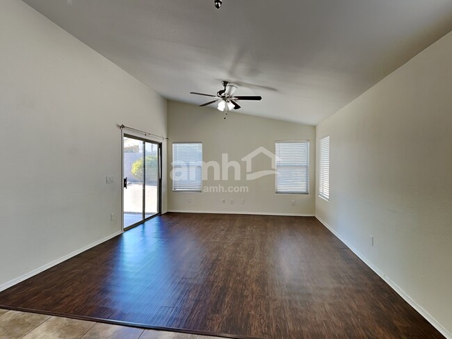 Foto del edificio - 13964 N 133rd Ln