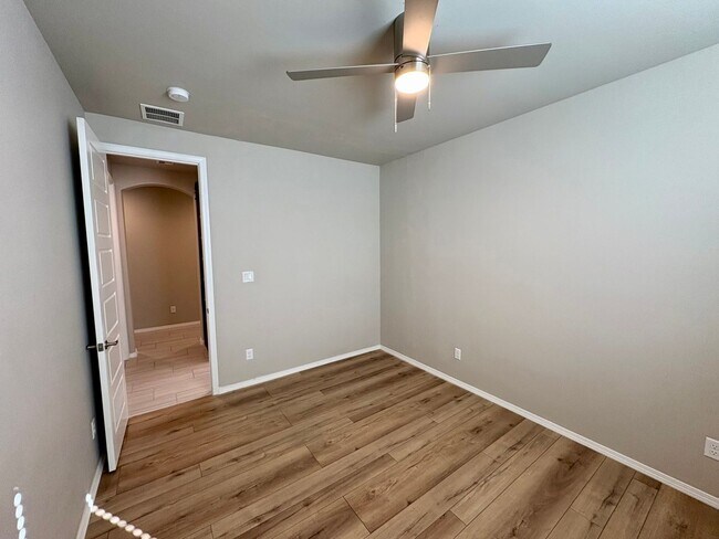 Foto del edificio - 4256 Crowned Eagle Loop NE