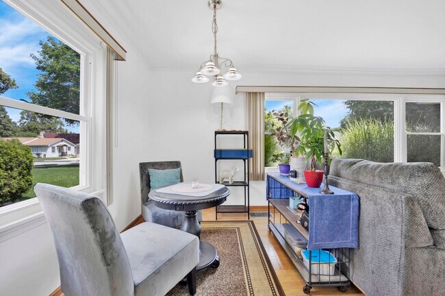 Foto del edificio - 340 S Lodge Ln