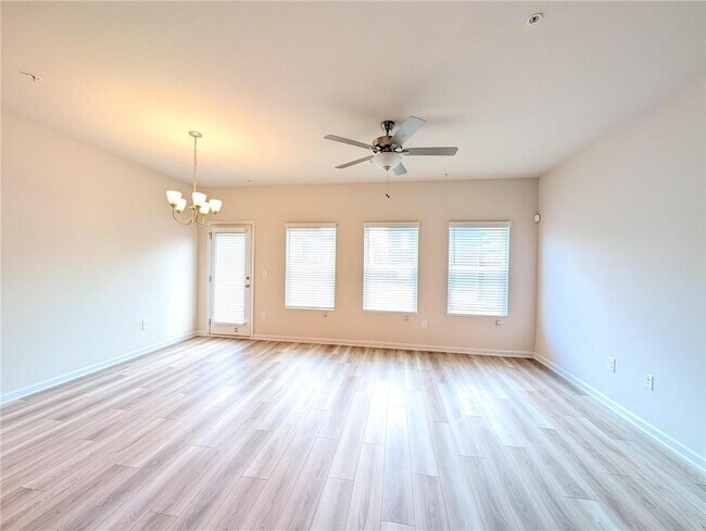 Foto del edificio - 1354 Willow Brk Cir