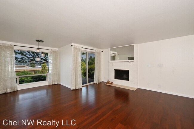 Foto del edificio - 3700 25th Pl W