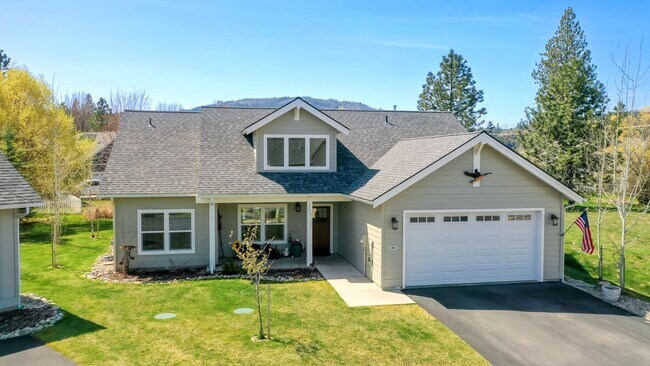 Building Photo - Beautiful Dover Bay Home