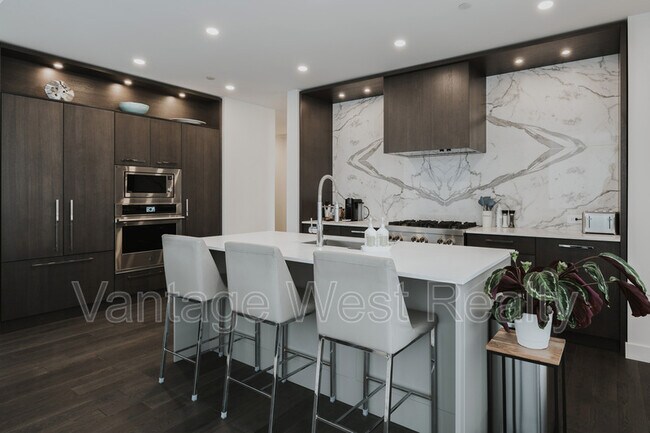 Photo du bâtiment - 516-3389 Lakeshore Rd
