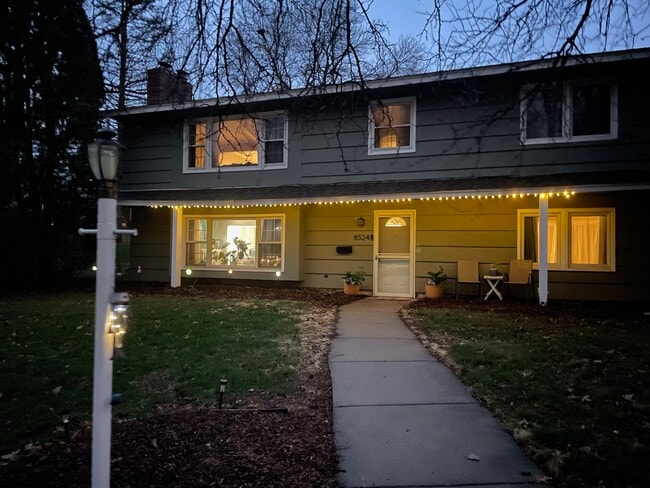 Foto del edificio - 8524 Washburn Ave S