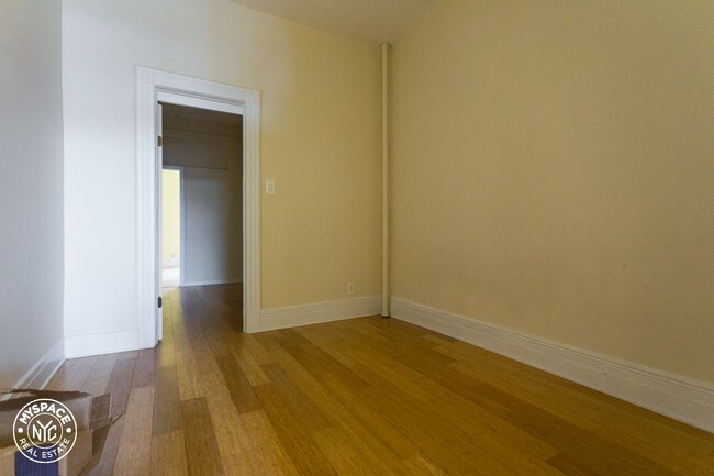Building Photo - 1113 Wyckoff Ave