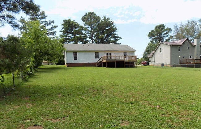 Building Photo - *** AFFORDABLE RANCH HOME ***