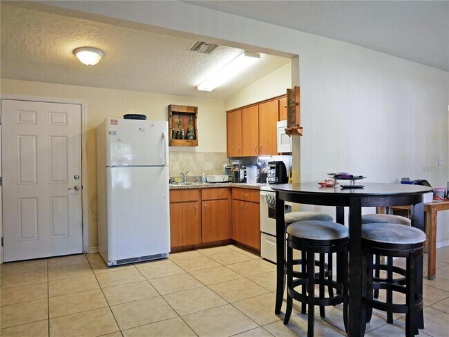 Foto del edificio - 11115 Harding Dr