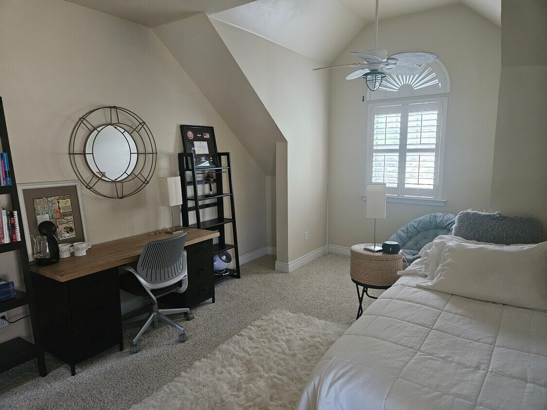 Foto principal - 4225 T St