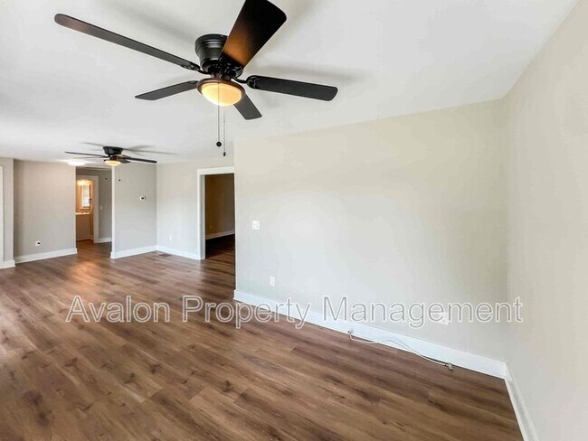 Foto del edificio - 3301 Mars Hill Rd