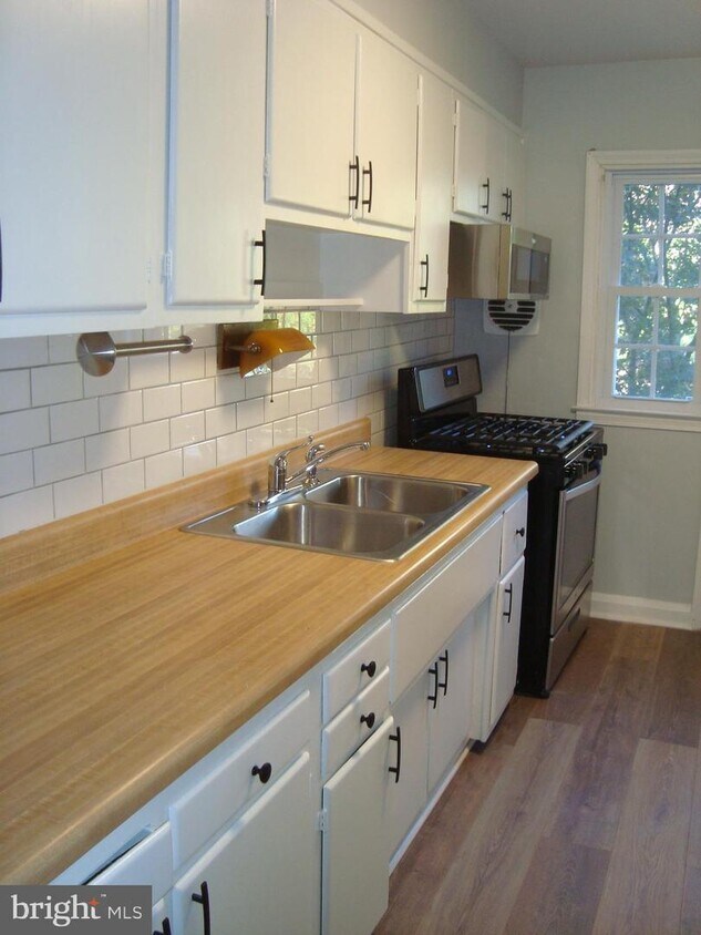 Foto principal - 848 Bosley Ave