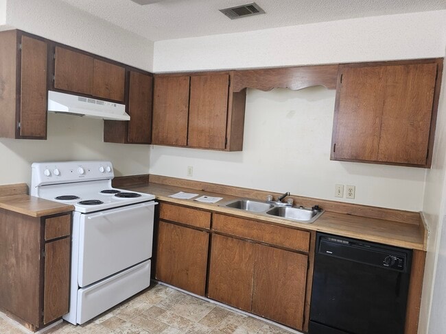 Kitchen Area - 25 6th St