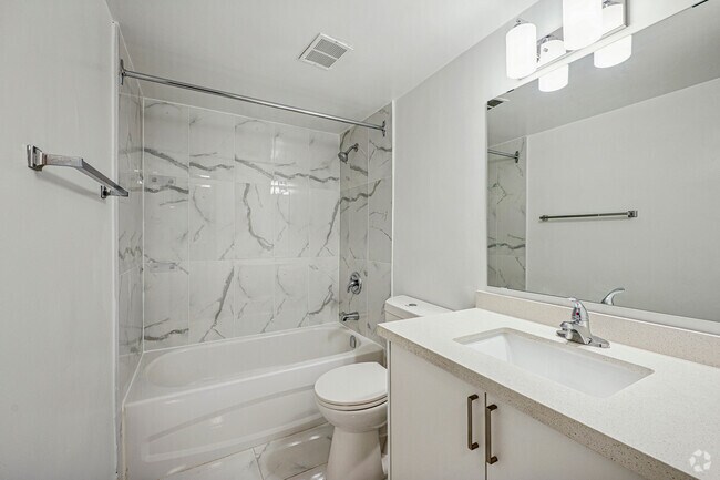 2 chambres, 1 salle de bain - 975 pi² - Salle de bain - 105 Rowena