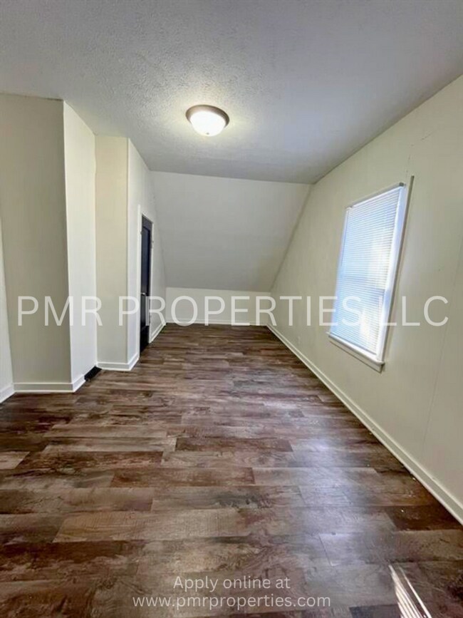 Foto del edificio - 2 Bedrooms / 1 Bathroom House