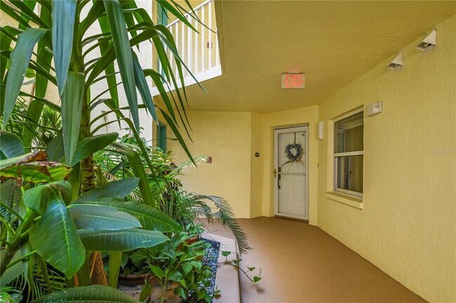 Foto del edificio - 8700 Ridgewood Ave