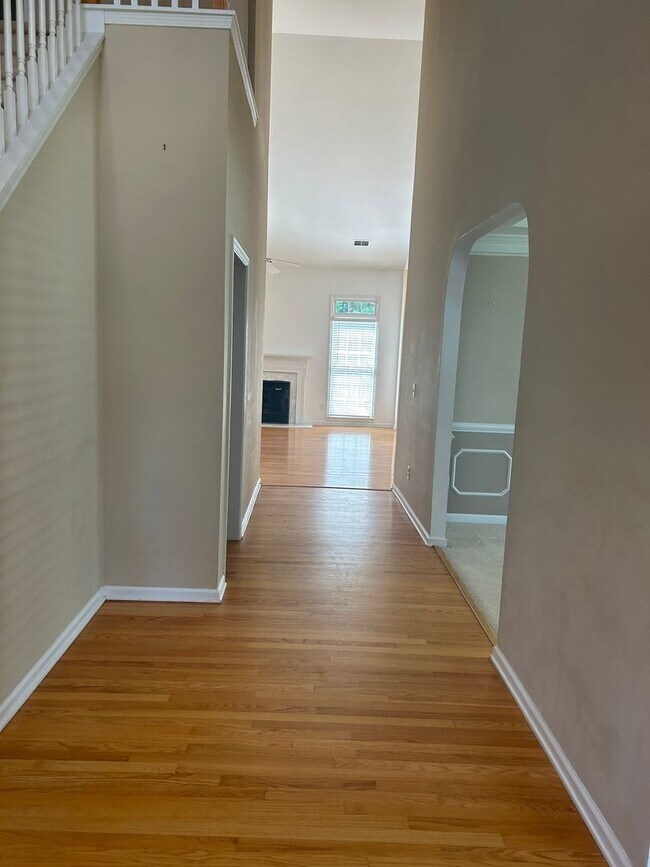 Foto del edificio - Greer, 4BD/2.5BA, 2630SF