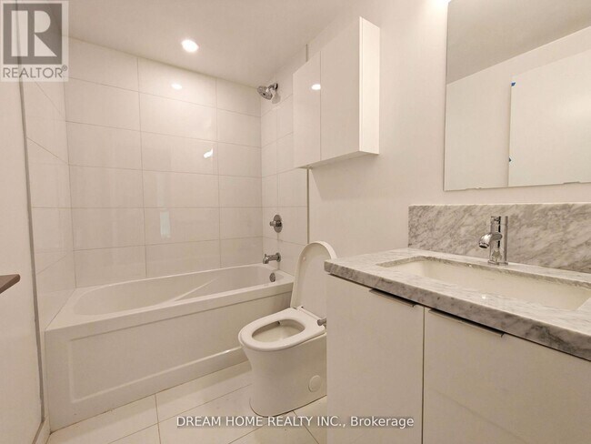 Photo du bâtiment - 230 Simcoe St