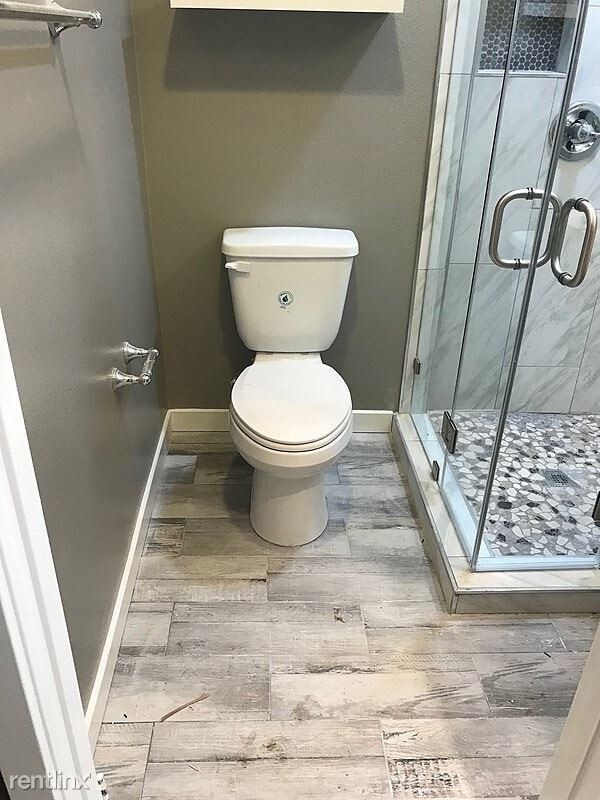 Building Photo - 5 br, 4 bath Townhome - 630 Chandler Walk