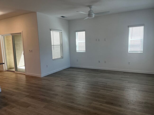 Building Photo - Beautiful New 3 Bedroom, 2.5 Bath, 1856 Sq...
