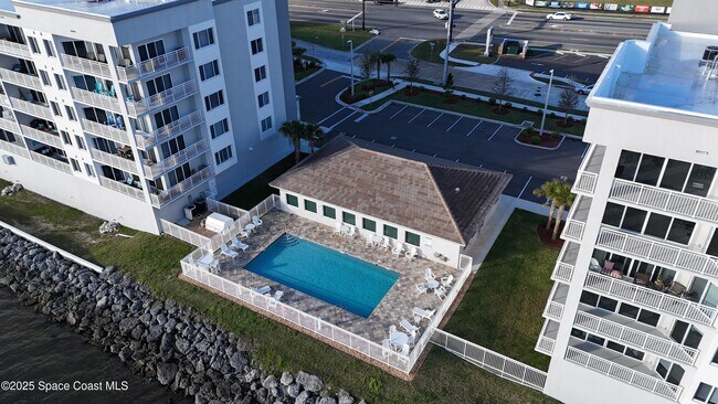 Foto del edificio - 1805 Riverside Dr