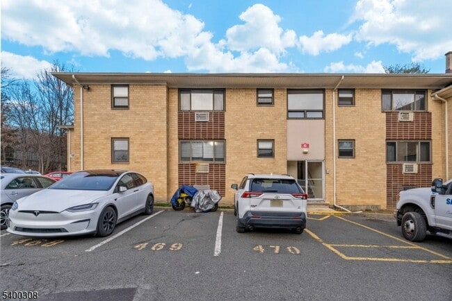 Building Photo - 401 US-22