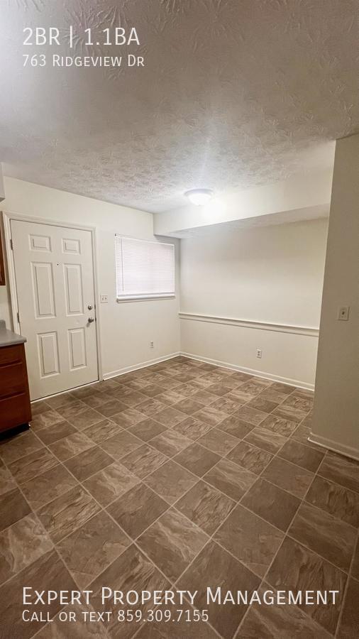 Building Photo - 763 Ridgeview Dr