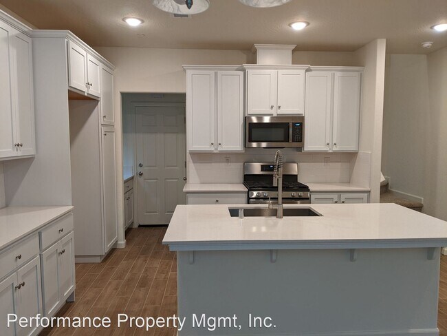 Building Photo - 3 br, 2 bath House - 6433 E. Malbec Drive