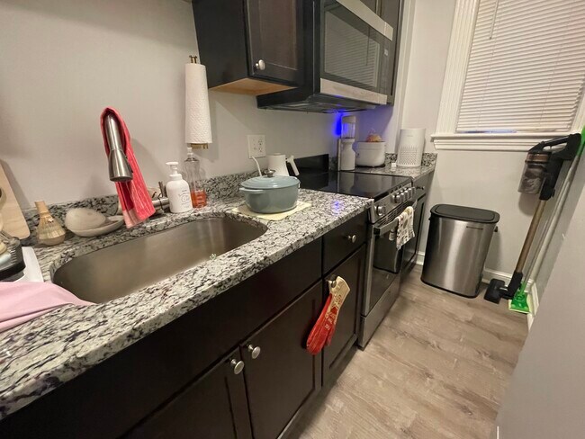 Foto del edificio - 63 Burbank St