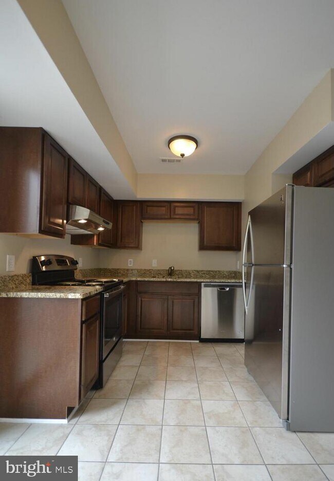 Building Photo - 309 Surry Ln