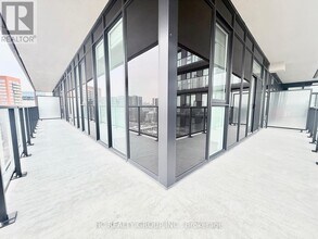 Building Photo - 285 Dufferin St