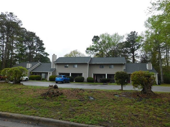 Building Photo - 1505 College Way