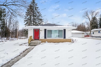 Building Photo - 107 Maple Ave