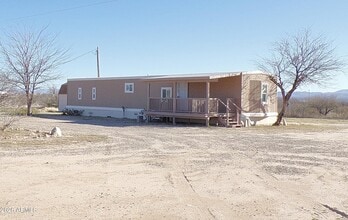 Building Photo - 4849 S Ricardo Dr