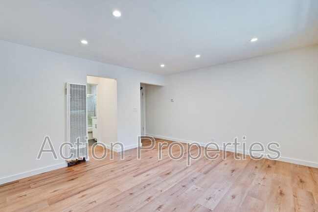 Building Photo - 2186 Carlmont Dr